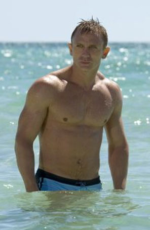 Sunga usada por Daniel Craig é vendida por 140 mil reais de reais em leilão