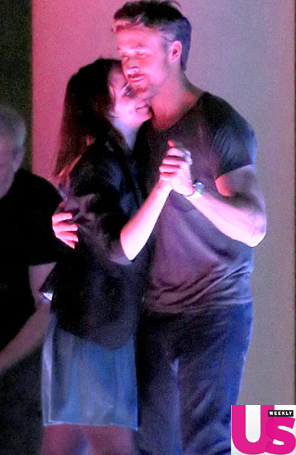 Ryan Gosling e Rooney Mara são fotografados dançando juntos