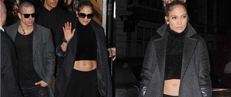 De barriga de fora, Jennifer Lopez é clicada com o namorado em Londres