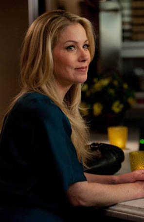 Christina Applegate diz <i>sinto falta dos meus seios maravilhosos</i>