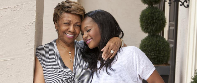 Cunhada de Whitney Houston fala sobre o <i>reality show</i> da família