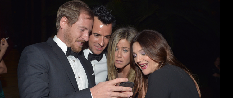 Jennifer Aniston se emociona com fotos de filha de Drew Barrymore