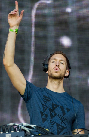 -<i> Foi a melhor coisa que podia ter me acontecido,</i> diz DJ sobre Rihanna