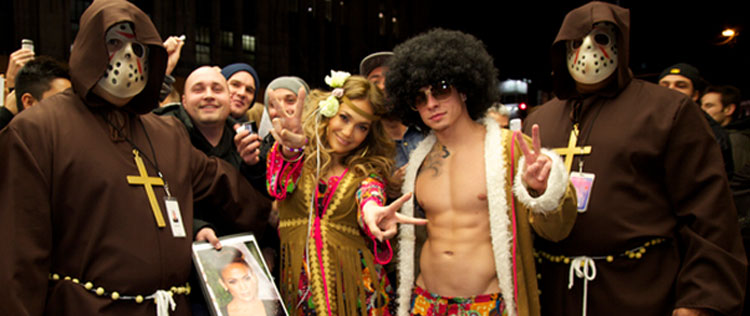 Jennifer Lopez posta foto mostrando sua fantasia de <i>Halloween</i>