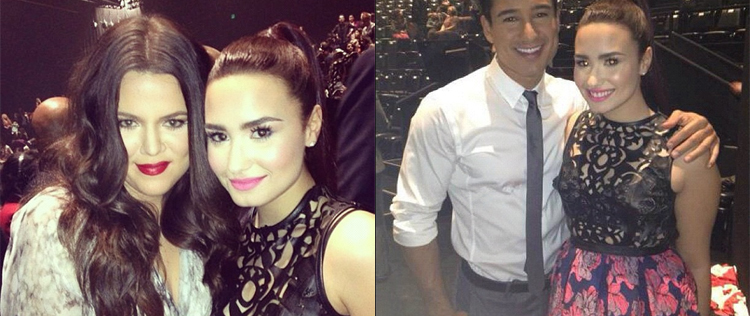 Demi Lovato posa com Khloé Kardashian nos bastidores do <i>The X Factor USA</i>