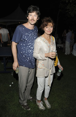 Susan Sarandon compra alianças com o namorado 30 anos mais novo que ela