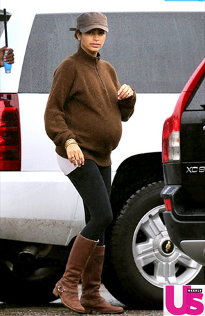 Camila Alves exibe barriga da terceira gravidez de Matthew McConaughey