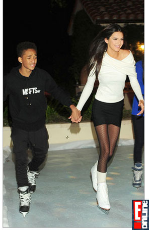 Jaden Smith patina de mãos dadas com irmã de Kim Kardashian