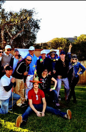 Josh Duhamel ganha festa de aniversário surpresa de Fergie