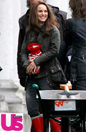 Natalie Portman muda o visual novamente a abandona fios loiros
