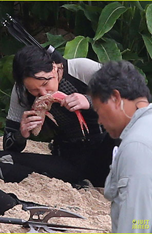 Jennifer Lawrence come peixe fresco durante as filmagens de <i>Jogos Vorazes</i>
