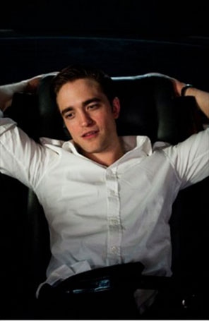 Robert Pattinson diz não conhecer nenhuma música da <i>One Direction</i>