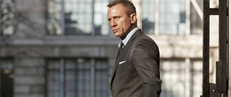 Daniel Craig manda presentes para o bebê de Adele