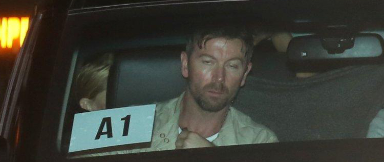 Madonna se esconde em carro para deixar o Rio de Janeiro