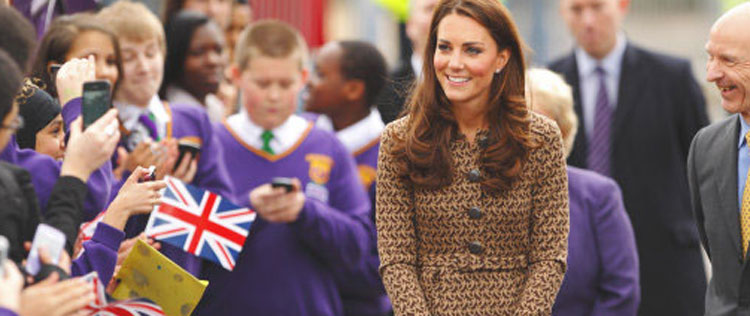 Após anunciar gravidez, Kate Middleton recebe presentes