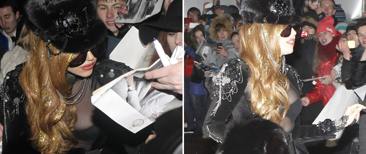 Com roupa transparente, Lady Gaga exibe dobrinhas
