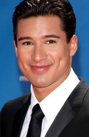 Mario Lopez pode voltar ao <i>The X Factor USA</i> e quer Fergie na atração