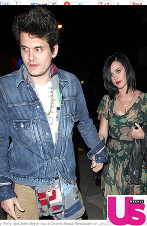 Katy Perry e John Mayer são vistos de mãos dadas após jantar romântico