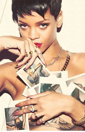 Rihanna é capa da revista <i>Complex</i> e fala sobre a sua exposição nas mídias sociais