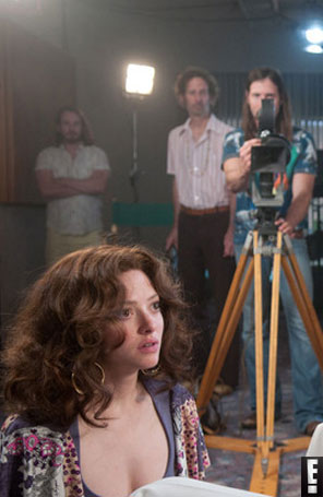 Veja uma foto de Amanda Seyfried como a atriz pornô Linda Lovelace