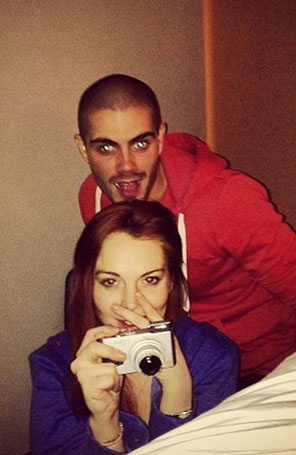 Lindsay Lohan posta foto com Max George, do <i>The Wanted</i>