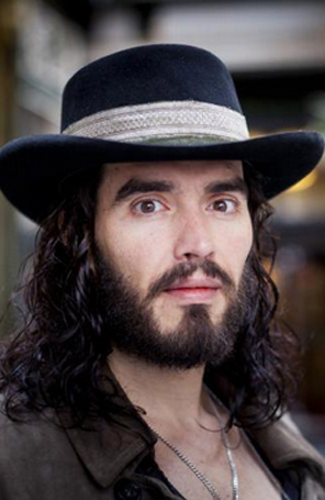 Russell Brand fala sobre o relacionamento de Katy Perry e John Mayer