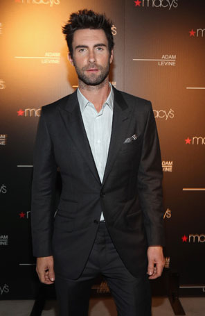 Adam Levine lança perfume em Los Angeles