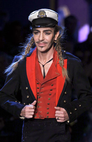 John Galliano entrará na passarela com Oscar de la Renta, diz <i>site</i>