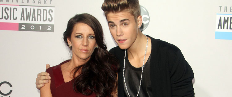 Mãe de Justin Bieber quer que o filho aprenda com os seus erros