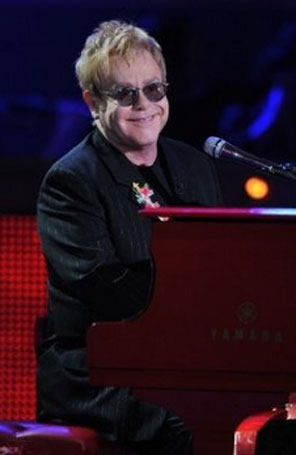 Saiba o que Elton John quer em seu camarim