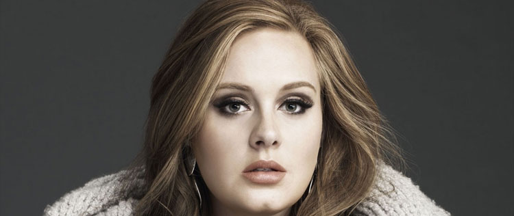 - <i>Eu estou bastante cansada</i>, diz Adele sobre a maternidade