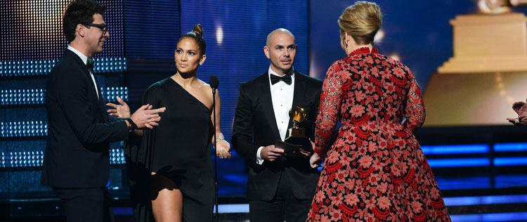 Suposto fã de Adele invade palco do <i>Grammy</i> e é preso, diz <i>site</i>