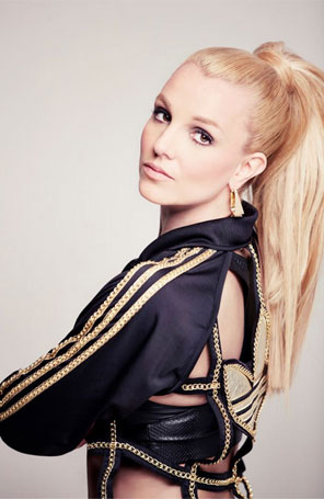 Britney Spears divulga foto sua mostrando o figurino de seu novo clipe