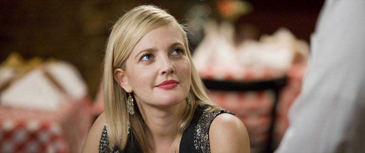 Drew Barrymore está removendo as tatuagens, entenda!