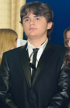 Filho de Michael Jackson é contratado como entrevistador para programa de TV