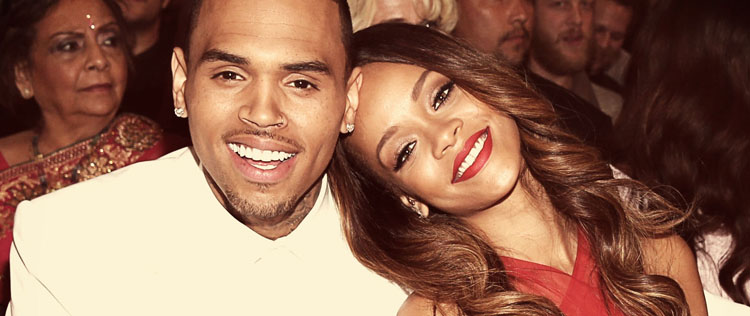 Rihanna termina namoro com Chris Brown, diz jornal
