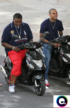 Chris Brown e Sean Kingston se divertem andando de moto no Havaí