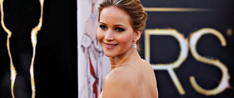 Jennifer Lawrence queria comer <i>fast food</i> no banheiro do <i>Oscar</i>