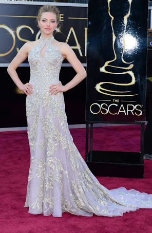 Amanda Seyfried diz que vestido do <i>Oscar</i> não era muito confortável