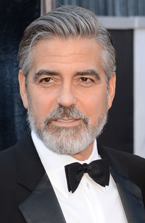George Clooney recebe prêmio alemão