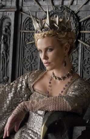 Charlize Theron ajuda a socorrer segurança que estava tendo uma convulsão