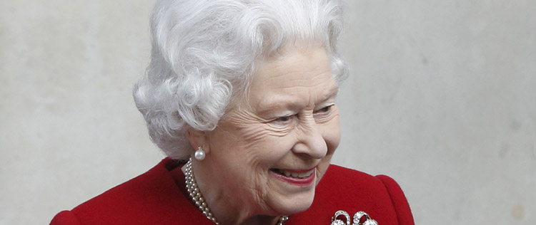 Rainha Elizabeth II deixa hospital
