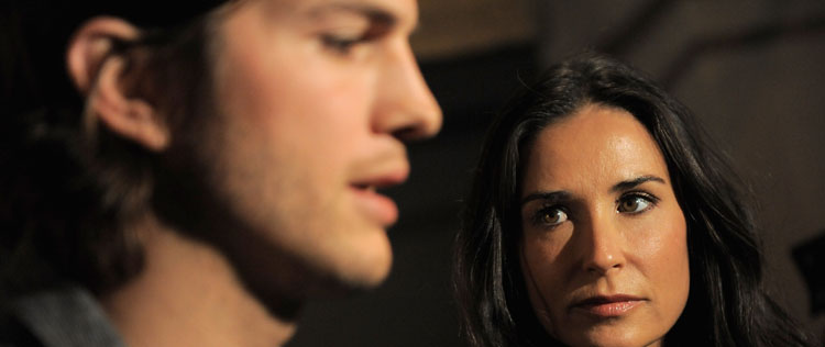 Demi Moore responde a pedido de divórcio de Ashton Kutcher