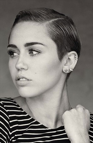 Miley Cyrus desabafa sobre os rumores de crise em seu noivado