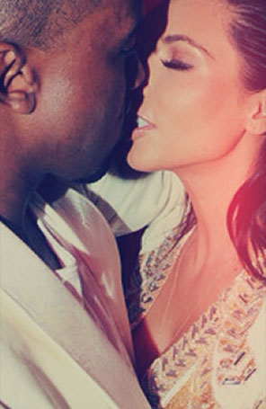 Kim Kardashian diz que se veste mais para o namorado do que para si mesma