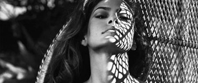 Eva Mendes revela que cansou de ser <i>sexy</i>