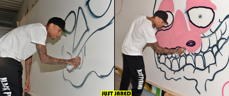 Chris Brown faz grafite para caridade