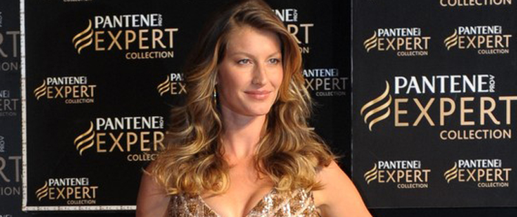 - <i>Tudo acontece quando você é mãe</i>, diz Gisele Bündchen