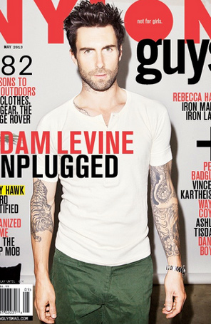 Adam Levine fala sobre a polêmica de que Shakira ganha mais do que ele