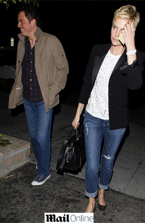 Charlize Theron e Seth Macfarlane podem estar namorando